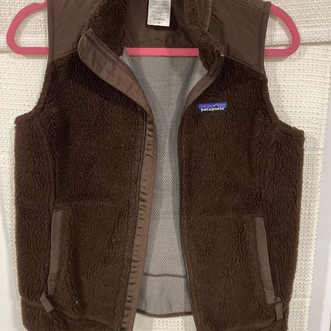 Patagonia Women’s vest Brown Vest Women, Patagonia Vest, Patagonia Women, Brown Vest, Patagonia Jackets, Patagonia Womens, Patagonia, Size Medium, Blazer