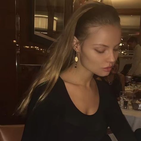 Magdalena Frackowiak, Doll Aesthetic, 90s Models, Aesthetic Photo, Photo Dump, Pretty Pictures, Role Models, Victoria’s Secret, Style Guides