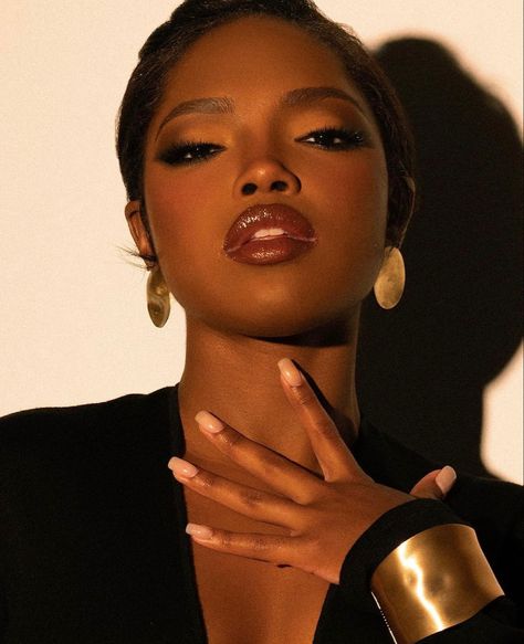 Bronze Makeup Dark Skin, Ryan Destiny Makeup, Ryan Destiny Photoshoot, Makeup Look For Black Women, Ryan Destiny Aesthetic, Suit Photoshoot, Ryan Destiny, Beautiful Photoshoot Ideas, Fall Makeup Looks