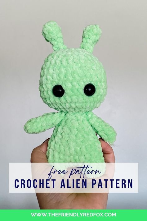 Crochet Alien Pattern Toys Quotes, Crochet Alien, Chunky Yarn Crochet, Crochet Patterns Free, Crochet Monsters, Easy Crochet Animals, Plush Yarn, Quick Crochet Patterns, Pola Amigurumi