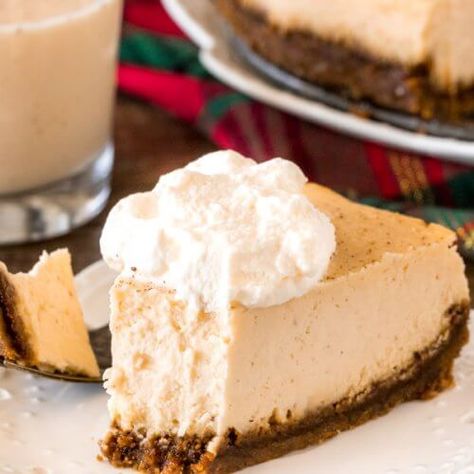 Eggnog Cheesecake - Just so Tasty Ginger Snap Crust, Eggnog French Toast Bake, Eggnog French Toast Casserole, Confetti Squares, Blueberry Cheesecake Cookies, Christmas Cheesecake Recipes, Eggnog Dessert, Pecan Fudge, Peanut Butter Rice Krispie Treats