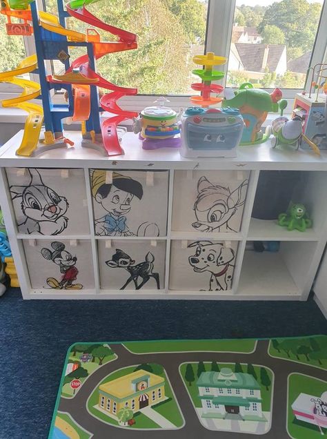 Mum uses £1 Disney tote bags from Poundland to create storage boxes for her daughter’s bedroom – The Sun Diy Disney Nursery Decor, Disney Bedroom For Adults, Disney Inspired Playroom, Disney Playroom Decor, Disney Parks Nursery, Disney Play Room, Disney Themed Kids Room, Disney Bedroom Aesthetic, Disney Theme Playroom