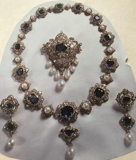 Royal Necklace Jewelry, Vintage Wedding Necklace, Royal Jewels Necklace, Jewelry Set Aesthetic, Royal Jewelry Aesthetic, Victorian Royal Necklace, Luxury Jeweled Ornate Necklace, Jewellery Sets Bridal, Luxury Victorian Necklace With Antique Finish