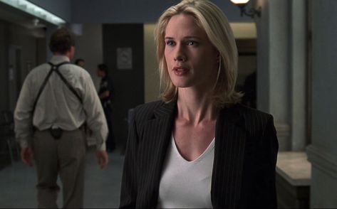 alex cabot, law and order, law and order svu, alexandra cabot, alex cabot season 3 Alexandra Cabot, Alex Cabot, Stephanie March, Paper Rings, Special Victims Unit, Secret Gardens, Law And Order Svu, Law And Order, Girl Crush