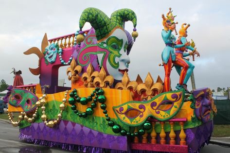 Mardi Gras Parade Mardi Gras Float Ideas For Parade, Carnival Floats Parade, Mardi Gras Parade Float Ideas, Mardi Gras Float Ideas, Mardi Gras Floats, Mardi Gras Parade Float, Mardi Gras Party Decorations, Mardi Gras Float, Madi Gras