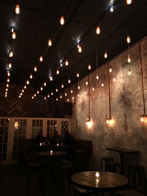 Fairy Lights Restaurant, Winery Lighting, Cafe Lighting Ideas, Jazz Restaurant, Club Design Interior, Wine Bar Design, Restaurant Booth, Beer House, Open Ceiling