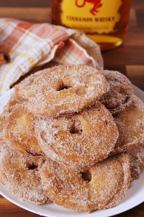 Fireball Apple Fritters Vertical Fireball Recipes, Honey Dessert, Fall Apple Recipes, Honey Crisp, Apple Recipes Easy, Fall Desserts Easy, Crisp Apple, Fritter Recipes, Apple Fritters