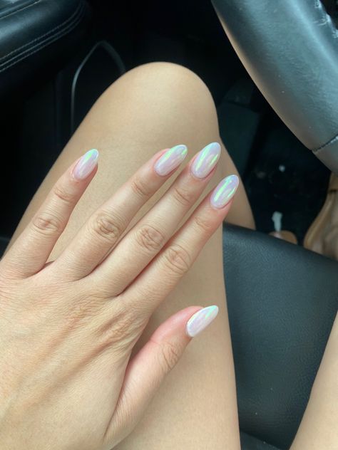 White Holographic Nails Almond, Champagne Dress Nails, Opal Almond Nails, Nail Designs Sns, Aurora Nails Design, Nails Aurora Effect, Nails Elegant Classy, Opalescent Nails, 2023 Nails Ideas