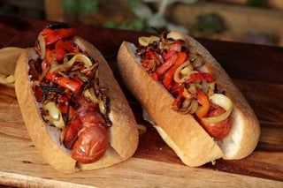 La Style Hot Dogs, La Hot Dogs, Hotdogs Aesthetic, Dogs Recipes, Dinner Pork, Bacon Wrapped Hotdogs, Gourmet Hot Dogs, Ketchup And Mustard, Hot Dogs Recipes