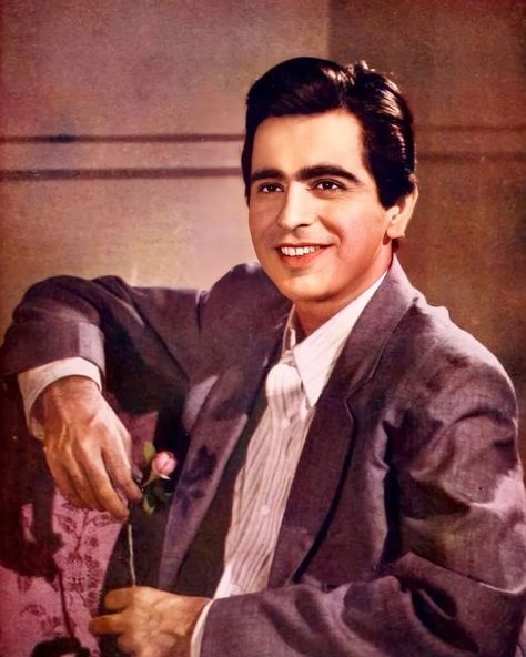 Shashi Kapoor, Dilip Kumar, Old Film Stars, Bollywood Pictures, Retro Bollywood, 11 December, Bollywood Photos, Indian Man, Vintage Icons