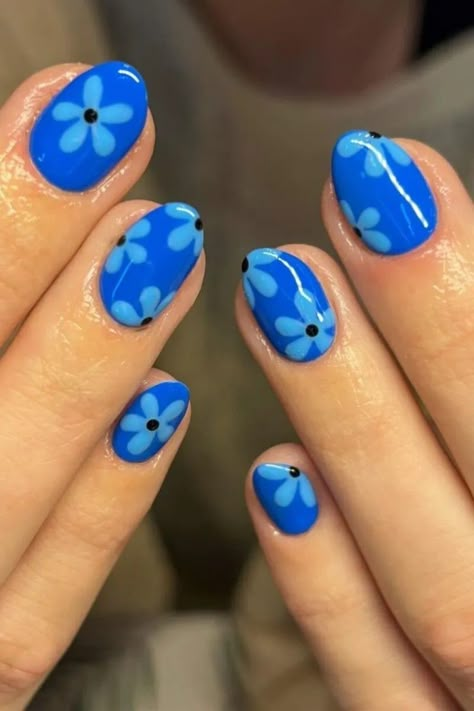 Flower Nail Designs, Cute Gel Nails, Nail Art Inspo, Blue Nail, Flower Nail, Short Nail, Short Nail Designs, New Nails, Simple Nail