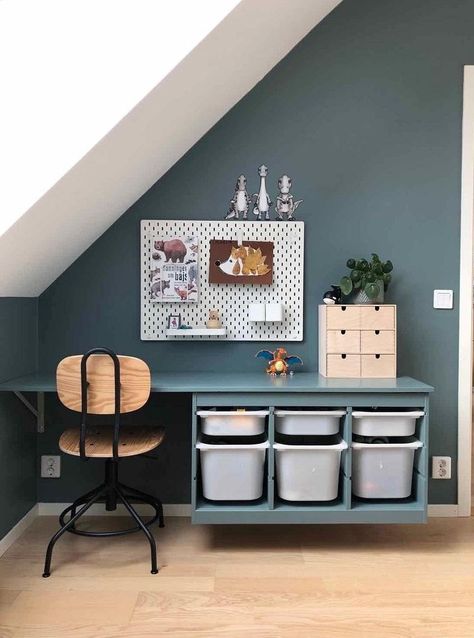 Målvakt Ikea, Half Wall Paint Kids Room, Kids Boy Room Ideas, Ikea Trofast Desk, Trofast Desk, Kids Rooms Inspo, Shared Room, Study Areas, Big Boy Room