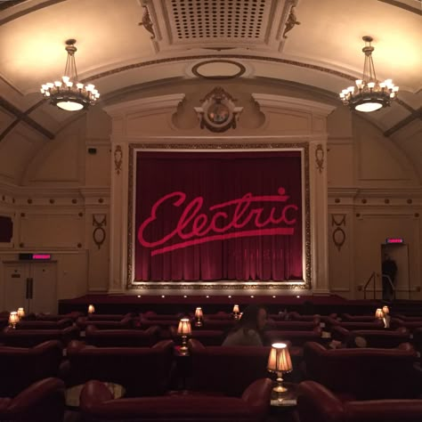 Electric Cinema Notting Hill, Electric Cinema, Aesthetic London, Cinema Experience, Beer Pub, Fun Places To Go, Things To Do In London, Portobello, Cafe Interior