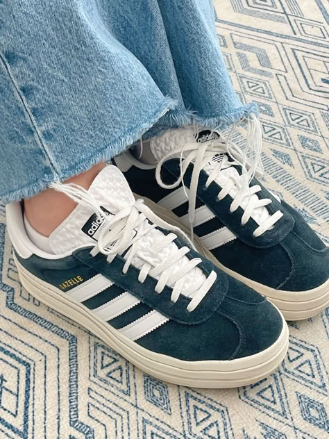 Looks Adidas, Trendy Shoes Sneakers, Shoe Wishlist, Hype Shoes, Aesthetic Shoes, Shoe Inspo, Swag Shoes, Dream Shoes, Pretty Shoes