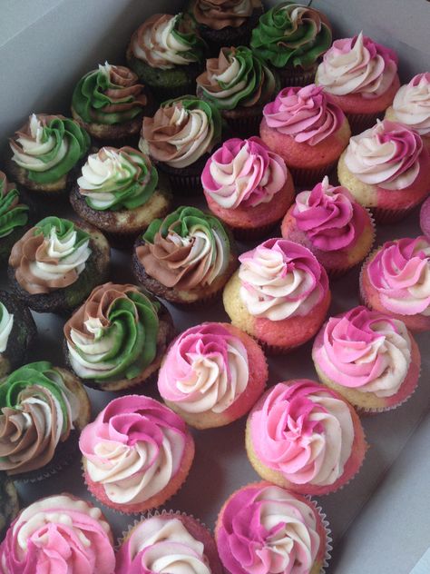 Camouflage cupcakes by StacyCakes..  Www.facebook.com/StacyCakes1 Army Gender Reveal Ideas, Camo Party Food, Camo Gender Reveal Party, Camo Gender Reveal, Camo Cupcakes Hunting, Pink Camo Birthday Cake, Pink Camo Party, Pink Camo Birthday, Camouflage Cupcakes