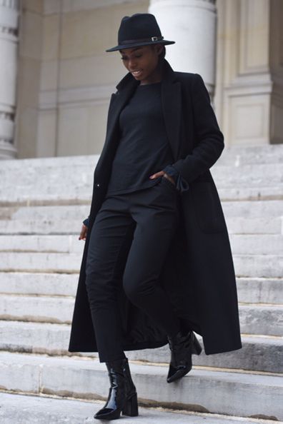 Monochrome Fashion, All Black Everything, Denim Trends, Black Women Fashion, Mode Fashion, Office Fashion, Cropped Jeans, Winter Looks, Everyday Fashion