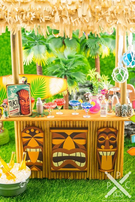 Tiki Room Birthday Party, Bar For Party, Diy Tiki Bar, Outdoor Tiki Bar, Tiki Signs, Hawaii Theme, Aloha Party, Hawaiian Party Decorations, Tiki Bar Decor