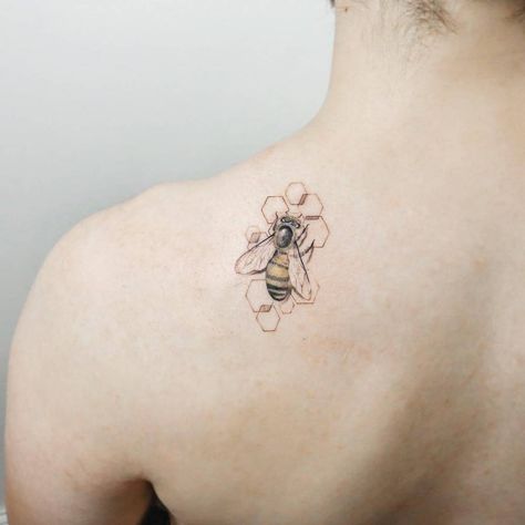 Bee Tattoo Men, After Tattoo, Small Animal Tattoos, Animal Tattoos For Men, Honey Bee Tattoo, Mum Tattoo, Shoulder Blade Tattoo, Single Needle Tattoo, Explore Tattoo