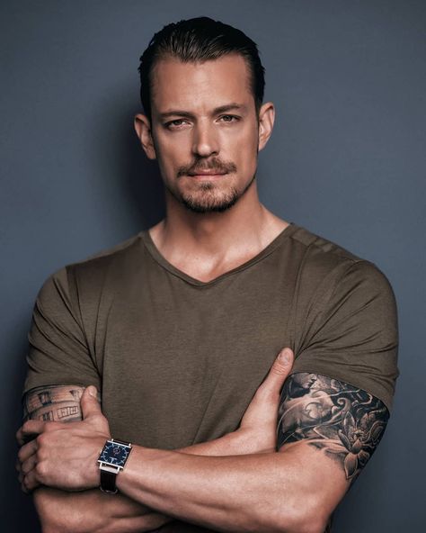 Joel Kinnaman Smorgasbord on Instagram: “From the 2017 Carl Edmond Photoshoot (I think) - via bermudezstudio.com (thanks for the link @silviayube ! 😚) #joelkinnaman #carledmond…” Josh Bowman, John Woo, Joel Kinnaman, Tyler Posey, Hollywood Movie, Foo Fighters, Hollywood Actor, Prince Charming, Man Crush