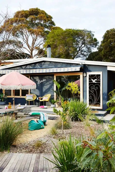 Bohemian Coastal Decor / Sage x Clare's Cali Collection Beach Shack Exterior, Bohemian Coastal Decor, Garden Curb Appeal, Beach House Landscaping, Beach Trailer, Retro Beach House, Bright House, Boho Beach House, Beach Shacks