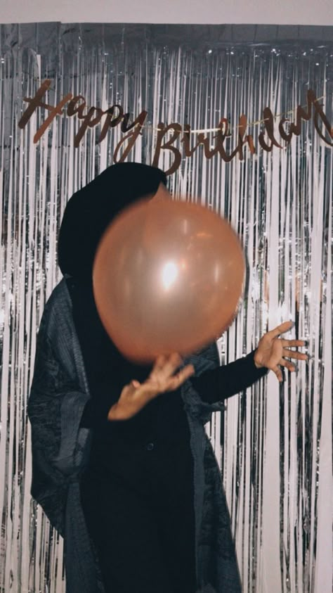 Fake Bday Snaps, Simple Birthday Photoshoot Ideas At Home, Fake Birthday Snap, Birthday Profile Picture, Inspirational Quotes Background, Happy Birthday Best Friend Quotes, Happy Birthday Love Quotes, Cute Birthday Pictures, Girly Dp