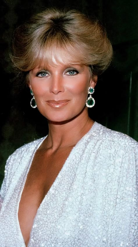 Linda Evans Dynasty, Jenny Jones, Donna Mills, Beautiful Aged Women, Linda Evans, Celebrity Tattoos, A Celebrity, Blonde Beauty, Celebrities Female