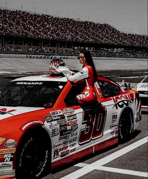 Female Racer Aesthetic, Race Car Girls, Female Race Car Driver, Female Racers, Nascar Racers, Race Car Driving, Girls Driving, Course Automobile, Car Racer