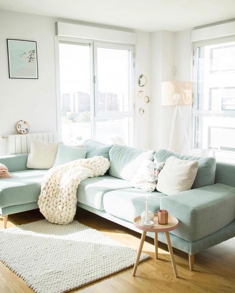 10+ Colors that Go with Mint Green - How to Decorate Mint Green - Color Psychology Pastel Colors Living Room, Mint Living Rooms, Glamour Living Room Decor, Green Furniture Living Room, Mint Green Bedroom, Green Couch Living Room, Mint Green Rooms, Green Sofa Living Room, Blue Sofas