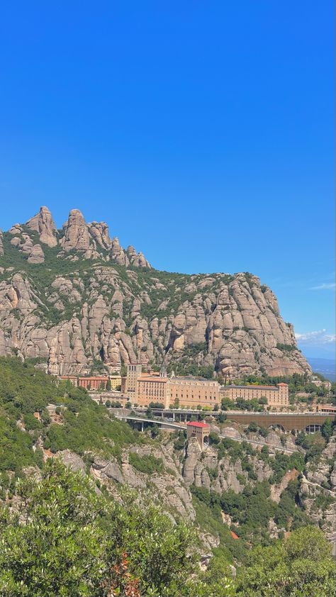 #spain #barcelona #europe #travel #aesthetic #mountains #hiking #outdoor #earth #nature #photography #view #church #traditional Barcelona Mountains, Monserrat Spain, Europe Travel Aesthetic, Aesthetic Mountains, Girona Spain, Mountains Aesthetic, Spain Photography, Mountains Hiking, Spain Barcelona