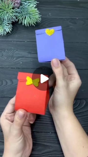 How To Make A Packet With Paper, Paper Packets Diy, Paper Kisses Gift Ideas, Pakovanje Poklona, Kiss Gift, Quilling Jewelry, Please Follow Me, Sweet Gifts, Felt Crafts