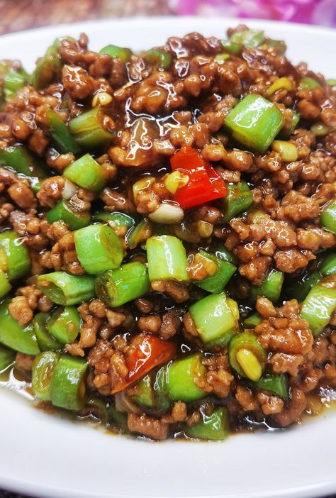 Stir fried spicy minced beef with french beans French Beans, Minced Beef, Mince Recipes, Minced Meat, Bean Curd, Recipes Dinner, Kung Pao Chicken, Chinese Food, Stir Fry