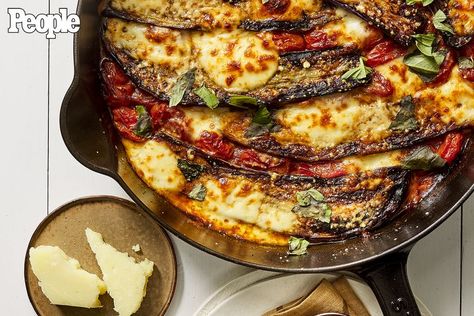 Sohla El-Waylly's Eggplant Parmesan Recipe Is Done All in One Pan — and in Just 30 Minutes Braised Eggplant, Eggplant Parmesan Recipe, Eggplant Recipes Parmesan, Eggplant Parm, Veggie Dinner, Meatless Main Dishes, Eggplant Parmesan, Nyt Cooking, Cook Up A Storm