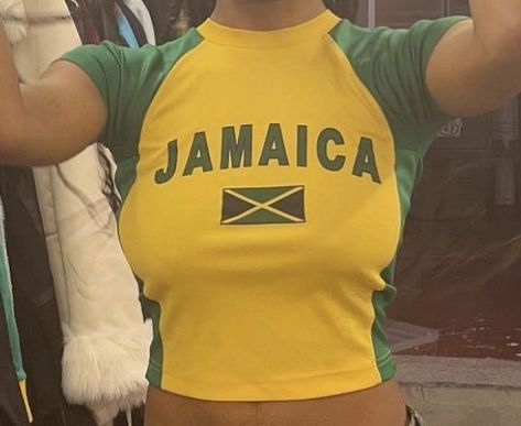 Jamaica Shirt, Jamaica Outfits, Thrasher Shirt, Pretty Cardigans, Reggae Style, Shotting Photo, Set Outfits, Hippie Outfits, Fashion Fits