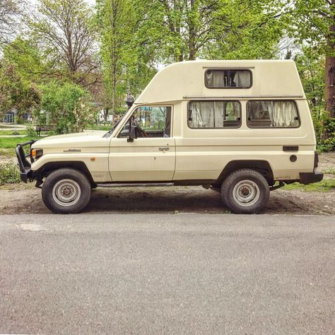 Troopy Setup, Landcruiser Camper, Land Cruiser Camper, 70 Series Landcruiser, Roof Idea, Land Cruiser 4x4, Jeep Camper, Toyota Camper, 4x4 Camper Van