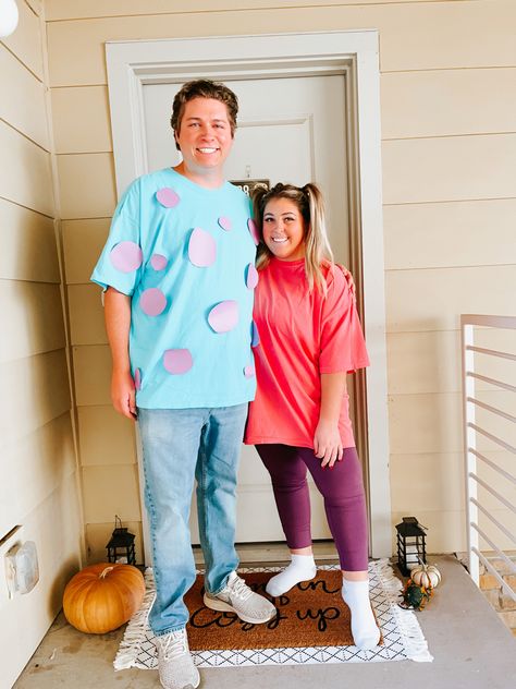 Costumes For Pregnant Couples, Disney Costumes For Men, Sully Halloween Costume, Sully And Boo Costume, Halloween Costumes For Pregnant, Easy Disney Costumes, Disney Couple Costumes, Sully Costume, Sully And Boo