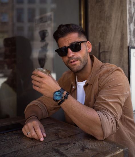 14.8 mil Me gusta, 147 comentarios - Kosta Williams (@kosta_williams) en Instagram: "Be Original - @paul_hewitt_men is celebrating 10 years of being original and there are many great…" Paul Hewitt, Be Original, Character Portraits, Square Sunglasses Men, Black Frame, Gentleman, Rayban Wayfarer, Ray Bans, Nice Dresses