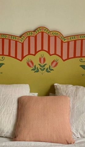 Cottage Core Headboard, Cool Headboard Ideas, Comfy Headboards, Maximalist Headboard, Painted Headboard Wooden, Colourful Headboard, Italian Farmhouse Bedroom, Disney Inspired Bedroom, Furniture Mural