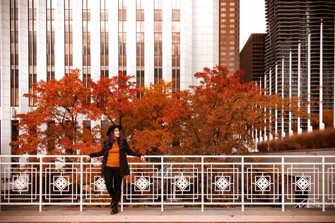 Chicago in the Fall is one of the best times to visit. Fashion is great and the city is gorgeous. Here is what you should pack for Chicago in the fall. Chicago Fall Outfits, Fall Outfits Dinner, Chicago In The Fall, Chicago Fall, Chicago Vacation, Fall Travel Outfit, Chicago Outfit, Outfit Dinner, Fashion Guide