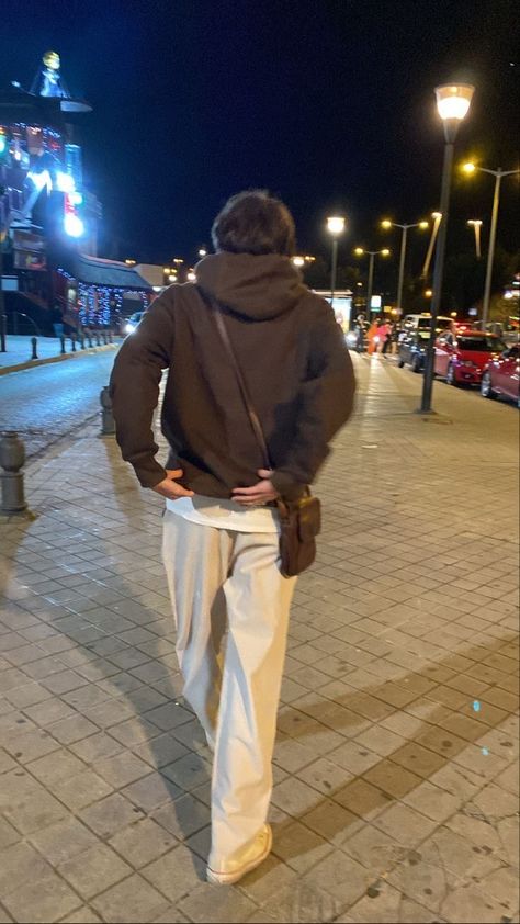 Beige Pants Outfit Aesthetic, Beige Converse Outfit, Brown Sweater Outfit, Dude Fits, Brown Aesthetic Outfit, Beige Converse, Beige Pants Outfit, Aesthetic Guy Outfits, Aesthetic Fashion Men