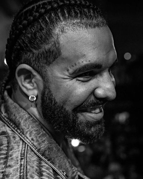 Drake Face Tattoo, Drake Tattoos, Face Tats, Drake Photos, Drake Drizzy, Drake Graham, Aubrey Drake, Face Tattoos, Eyebrow Tattoo