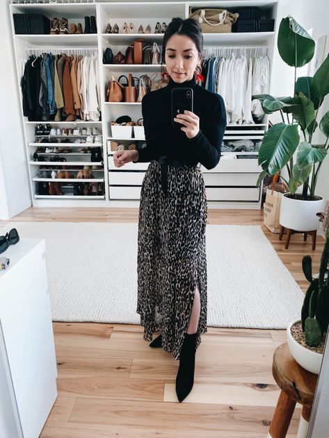 Work Casual Skirt Outfit, Business Casual Palazzo Pants Work Outfits, Fine Dining Manager Outfit, Business Casual Fall Boots, Wrap Dress Booties, Style In Your 40s For Women Edgy, Women Software Engineer Outfit, Office Outfits With Boots Women, Belted Looks