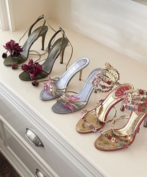 Fairy Heels, Pretty Heels, Flower Heels, Heels Aesthetic, Dr Shoes, Mode Zara, Shoes Heels Classy, Floral Heels, Vintage Heels