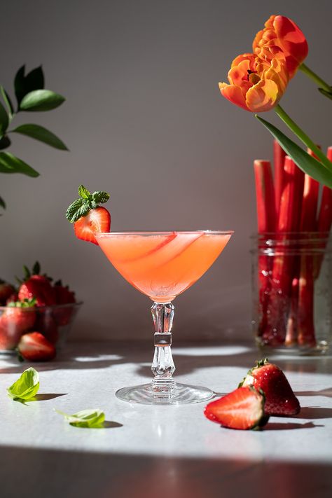 Strawberry Rhubarb Gin Sour - Moody Mixologist Strawberry Rhubarb Cocktail, Rhubarb Gin Cocktail, Gin Sour Recipe, Moody Mixologist, Rhubarb Cocktail, Rhubarb Gin, Rhubarb Syrup, Best Summer Cocktails, Ginger Liqueur