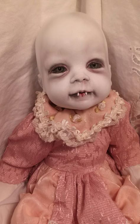 Slightly Wicked Dolls, vampire baby. Wicked Dolls, Scary Baby Dolls, Baby Vampire, Creepy Doll Halloween, Creepy Baby Dolls, Horror Doll, Horror Dolls, Creepy Toys, Halloween Dolls