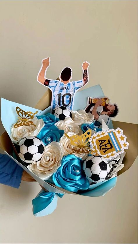 Soccer Flower Bouquet, Gifts For Soccer Boyfriend, Messi Bouquet, Messi Gift Ideas, Soccer Bouquet, Boyfriends Birthday Ideas, Ribbon Rose Bouquets, Roses Bouquet Gift, Ribbon Flowers Bouquet