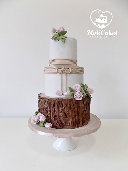 Natural wedding cake Natural Wedding Cake, Bakery Art, Wedding Cake Cake, Fondant Wedding Cakes, Floral Wedding Cakes, Tiered Cake, Wedding Cake Rustic, Decoration Cake, Fall Wedding Cakes