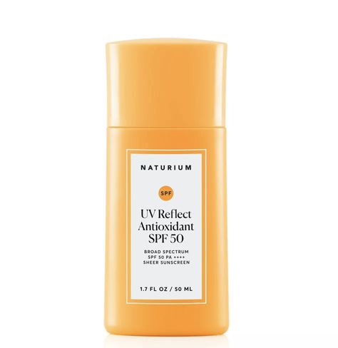 Plan the ultimate beach getaway! Explore my post for a curated list of 19 essentials to pack in your beach bag. Face sunscreen has always been really tricky for me because I find that a lot of them break me out. Some options that I’ve been reaching for recently are the Naturium sunscreen, the La-Roche Posay. Best Drugstore Sunscreen, Face Spf, Gel Sunscreen, Chemical Sunscreen, Raspberry Ketones, Best Sunscreens, Sunscreen Spf 50, Mineral Sunscreen, Broad Spectrum Sunscreen