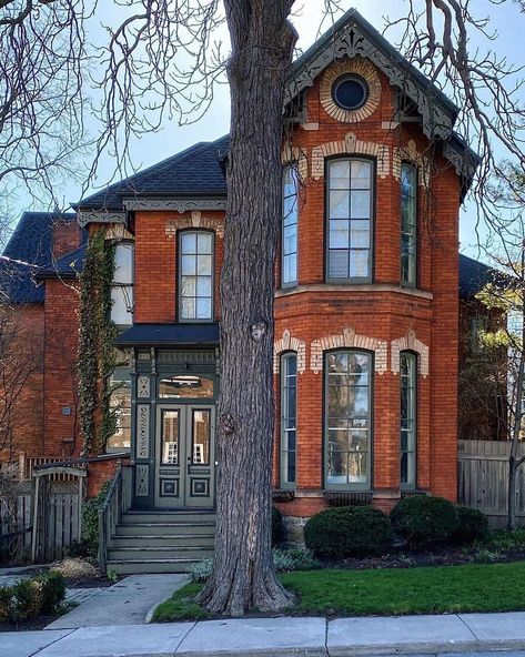 Red Brick Townhouse, Brick Victorian Exterior, House Exterior Red Brick, Bright Color Pallets, Modern Log Cabins, Victorian Modern, Brick Exterior, Red Brick House, Brick Exterior House