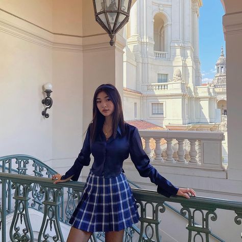 Blue Mini Skirt Outfit, School Skirt Outfits, Julia Ma, Spring Skirt Outfits, Blue Plaid Skirt, Mini Skirt Style, Instagram Light, Autumn School Outfit, Cute Skirt Outfits