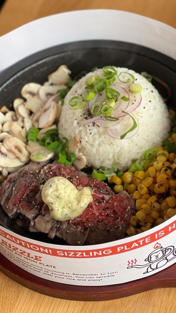 Pepper Lunch, Curry Rice, Restaurant Names, Hot Plates, Hot Plate, Homemade Sauce, Japanese Restaurant, North America, Rice